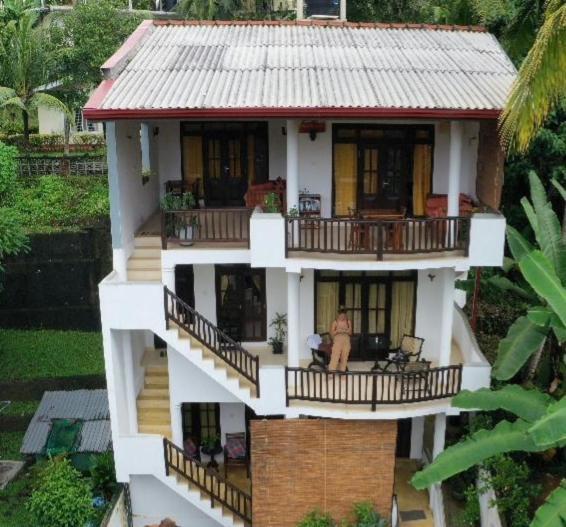 Sleepy Head Guesthouse อูนาวาตูนา ภายนอก รูปภาพ